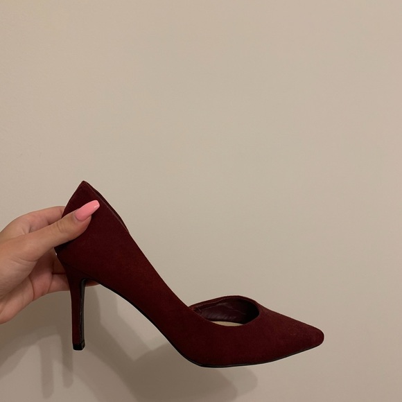 Burgundy Heels Sz 8/8.5 - Picture 2 of 4